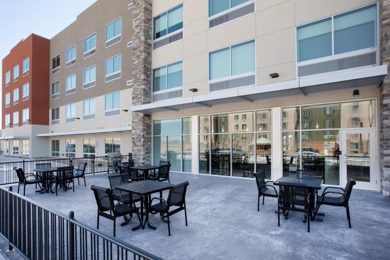 Holiday Inn Express & Suites - Denver Ne - Brighton By Ihg Exterior photo